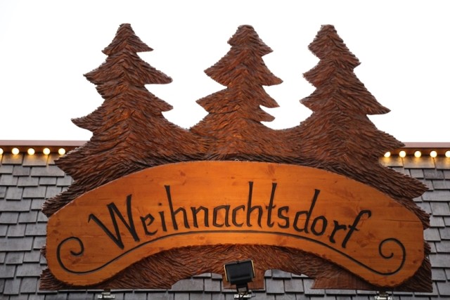 Alltagssterne-unterwegs-Moenchengladbach-Weihnachtsdorf Eingang